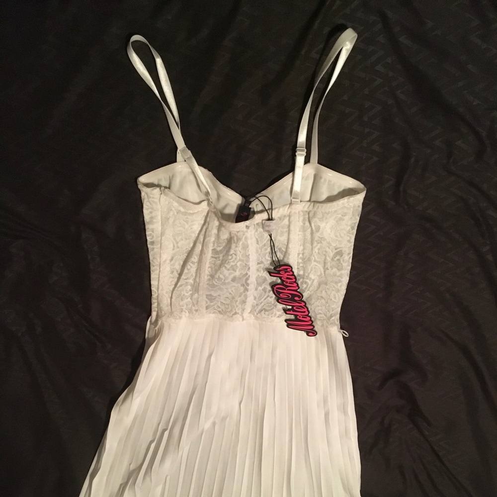❌SOLD❌ Motel Rocks April Bustier White Midi Dress - Picture 4 of 8